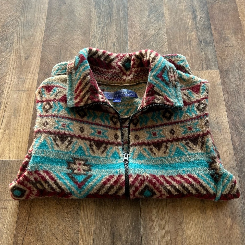 Rustic Mountains Vest - Picture 4 of 5